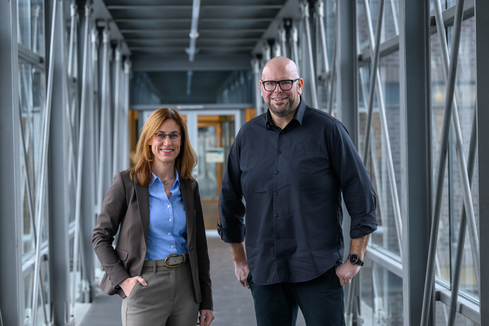 Abbildung der beiden Geschäftsführer der Stadtnetze, Alexandra Rösing und Franz Süberkrüb